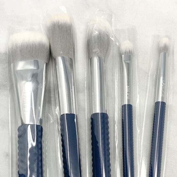 LARUCE Limited Edition 5 piece Denim Blue Makeup Brush Set - Picture 2 of 4